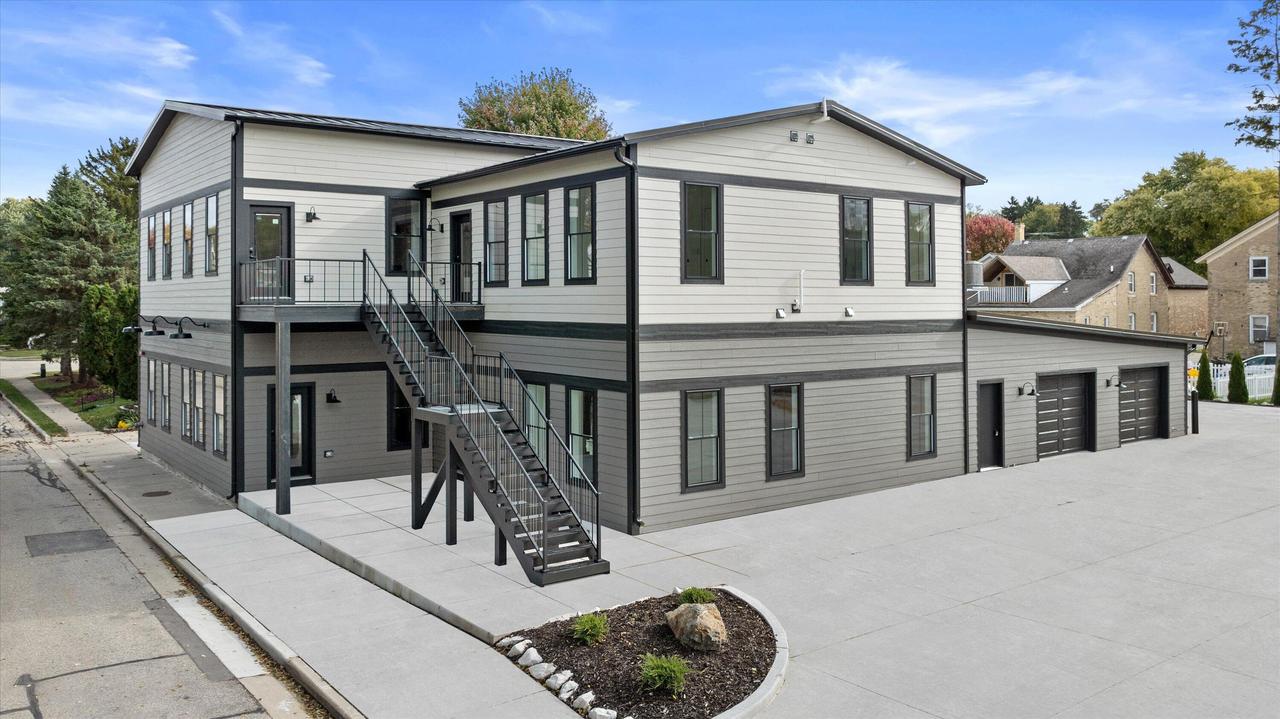 308 Oak St #202, Slinger, WI 53086