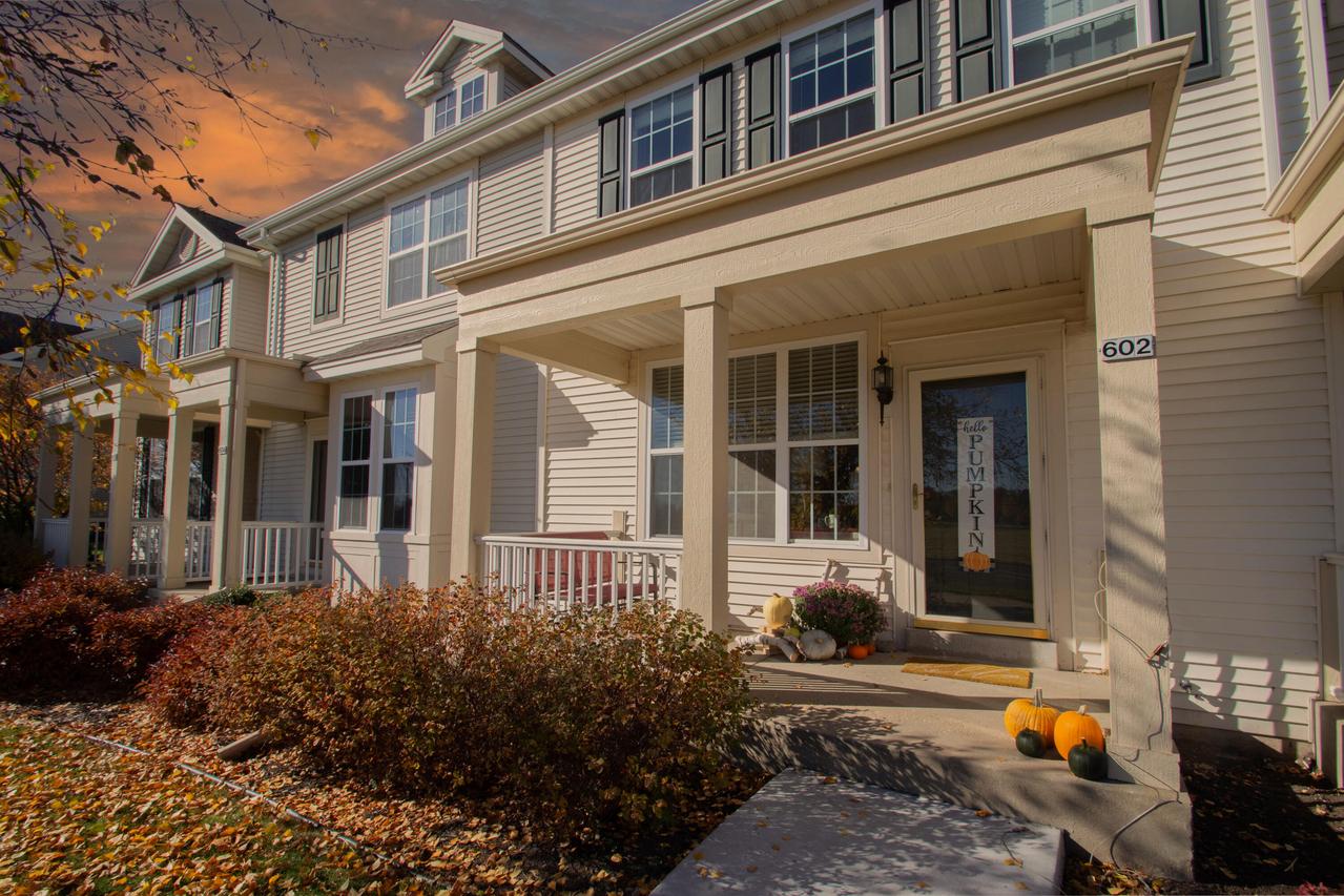 602 Hunter Oaks Blvd, Watertown, WI 53094