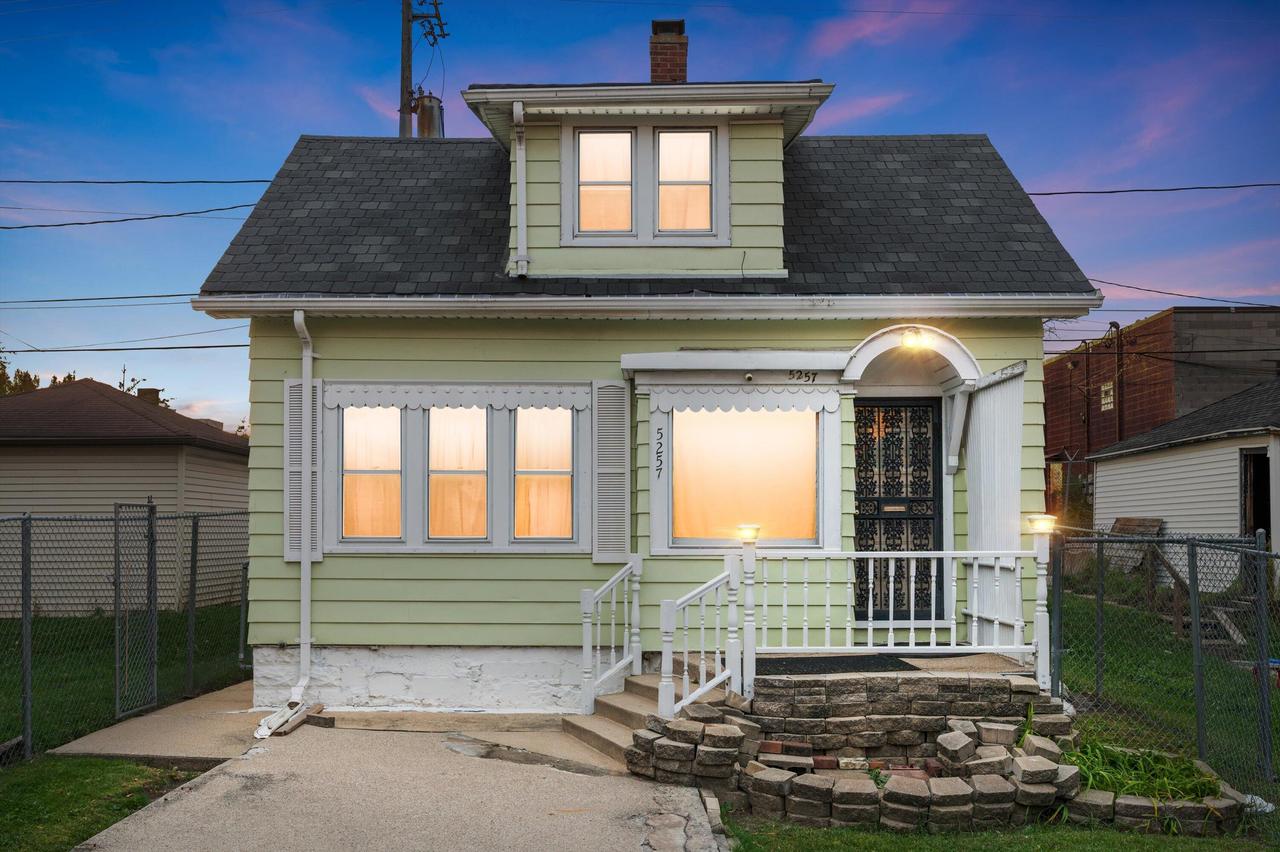 5257 N 34th St, Milwaukee, WI 53209