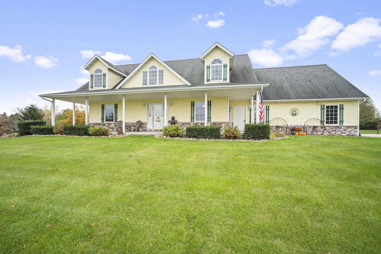 W2454 Timber Ct, Auburn, WI 53010