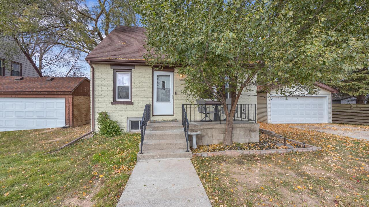 2114 Schetter Ave, Sheboygan, WI 53083