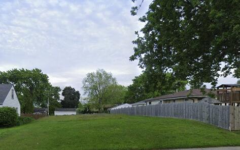 3323 W Ramsey Ave, Greenfield, WI 53221