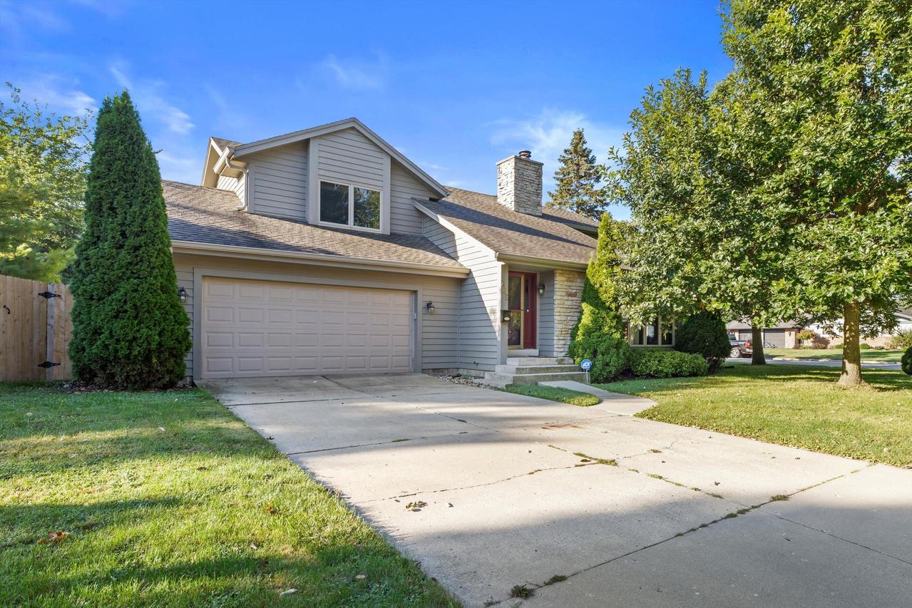 465 Dena Cir, Racine, WI 53402
