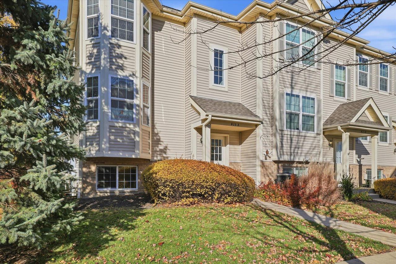 415 Parker Dr #A, Genoa City, WI 53128