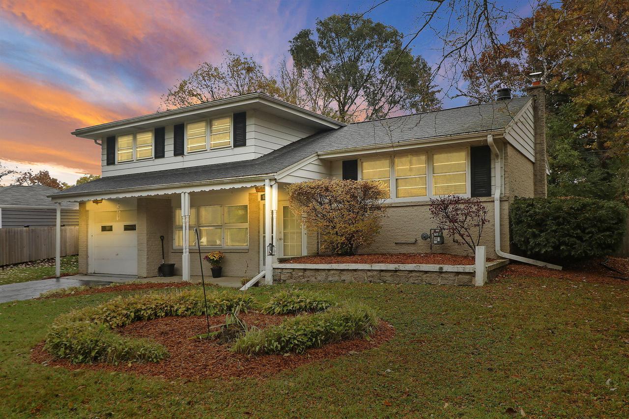 5380 S 116th St, Hales Corners, WI 53130