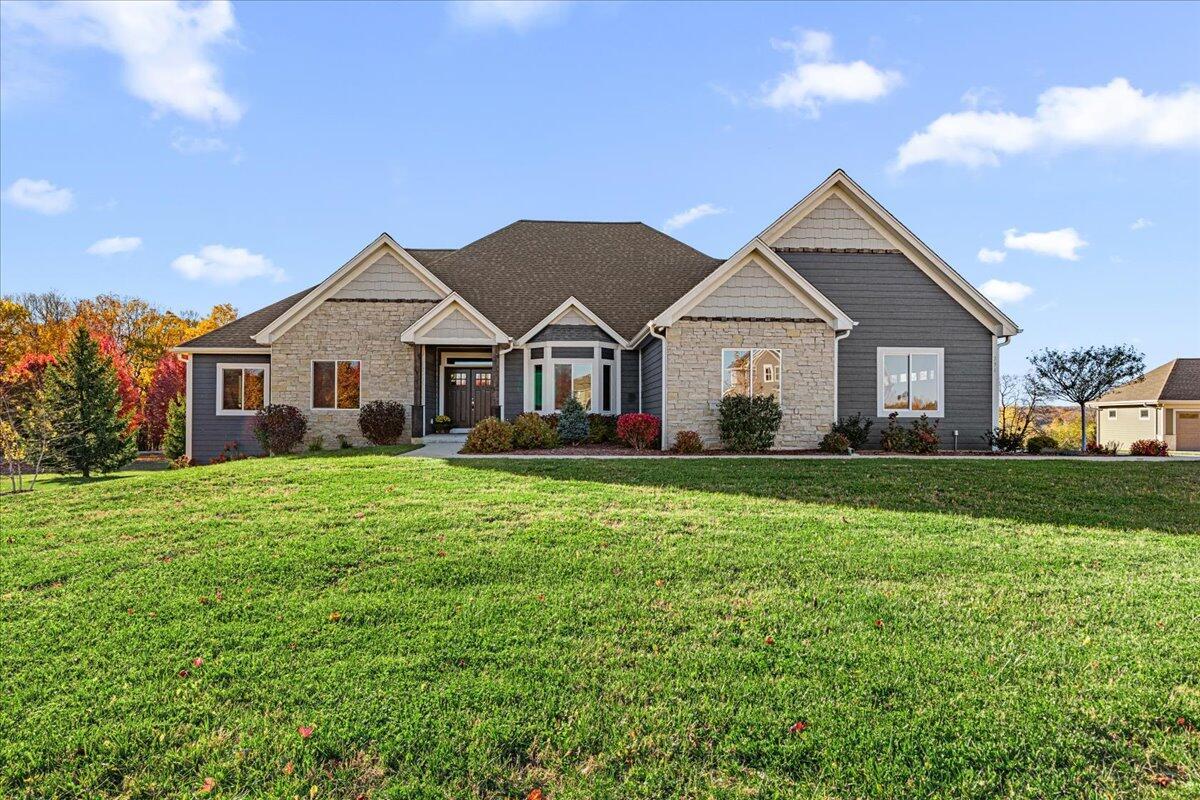 794 Lakeview Ridge, Richfield, WI 53017