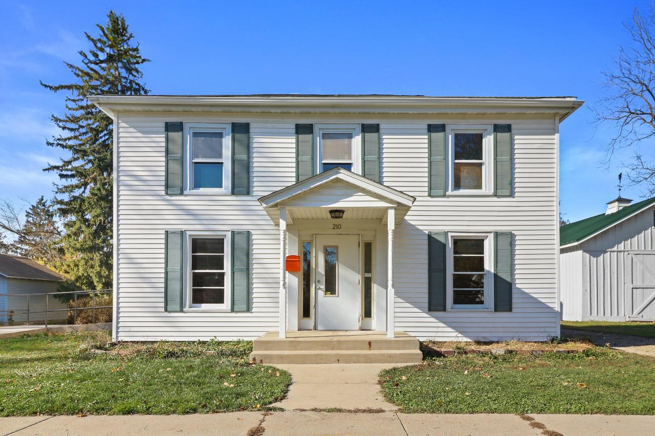 210 S Washington St, Elkhorn, WI 53121