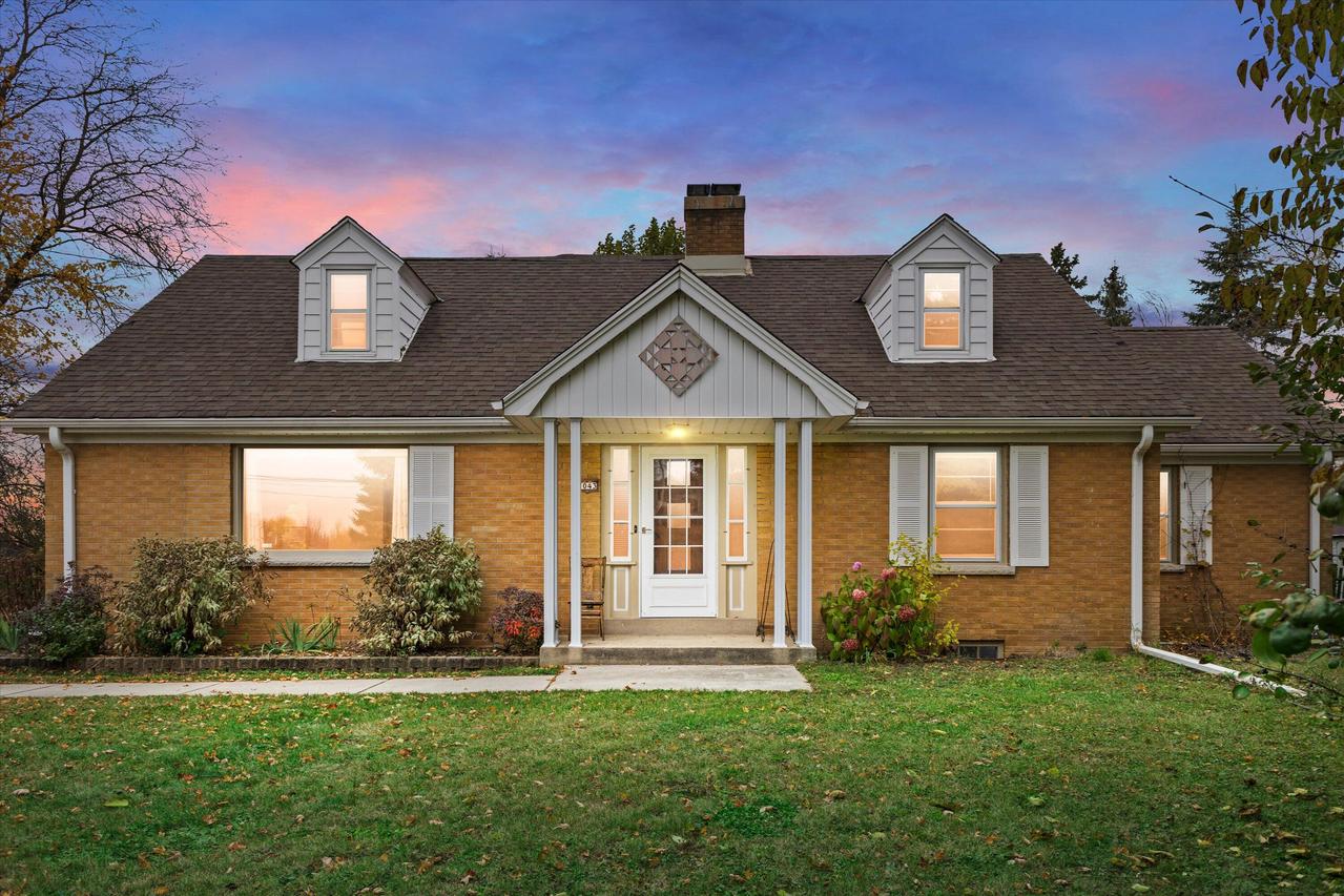 7043 N 107th St, Milwaukee, WI 53224