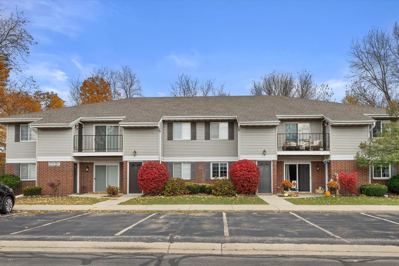 N110W17158 Ashbury Ln #1-6, Germantown, WI 53022