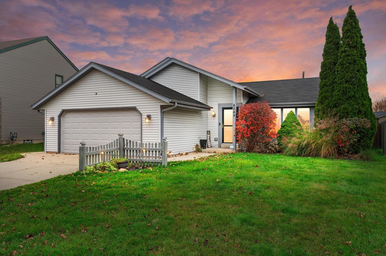 8249 N 97th St, Milwaukee, WI 53224