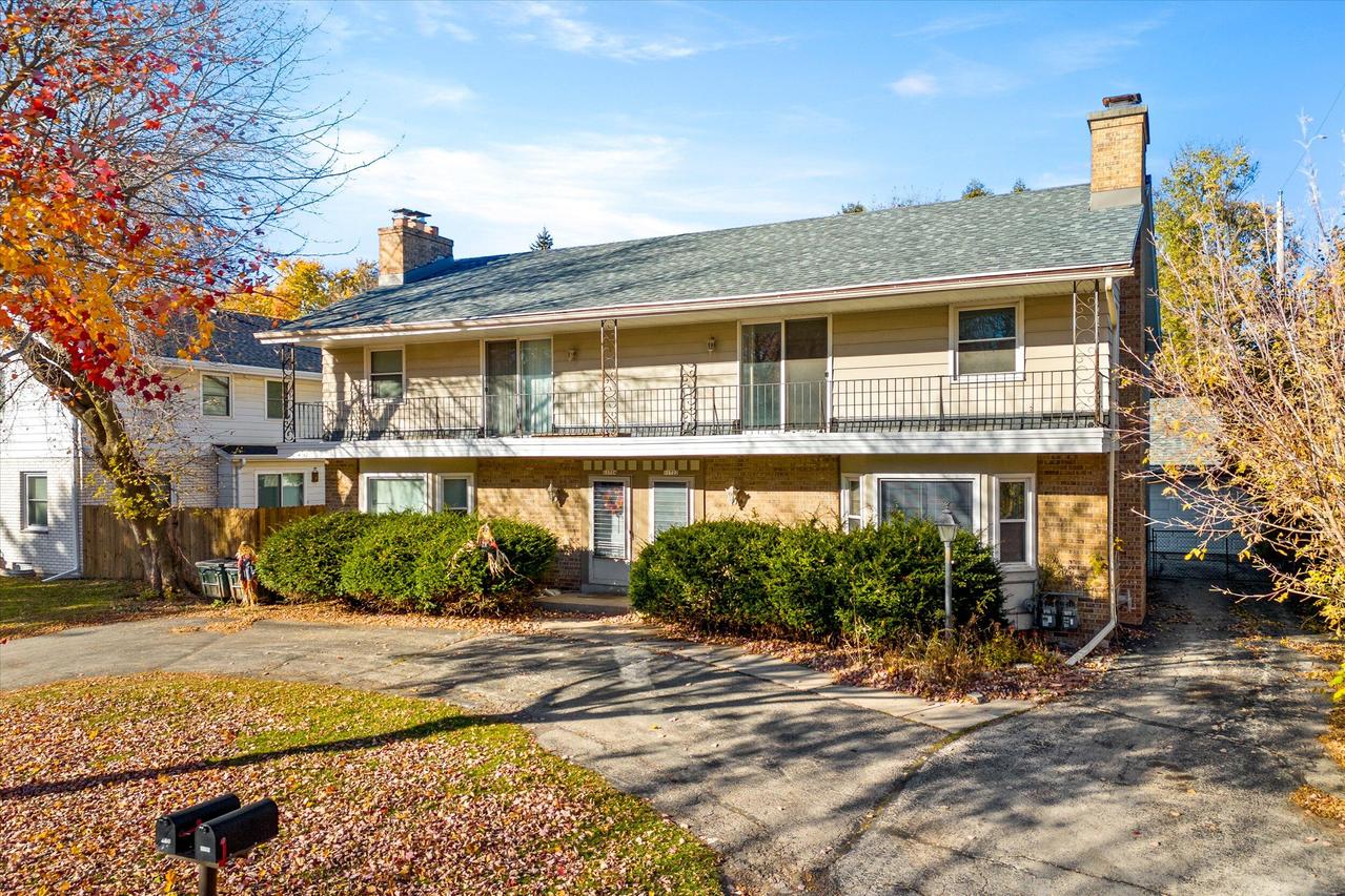 11722 W Diane Dr #11724, Wauwatosa, WI 53226