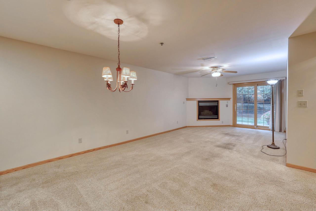 18275 Brookfield Lake #Unit 93, Brookfield, WI 53045