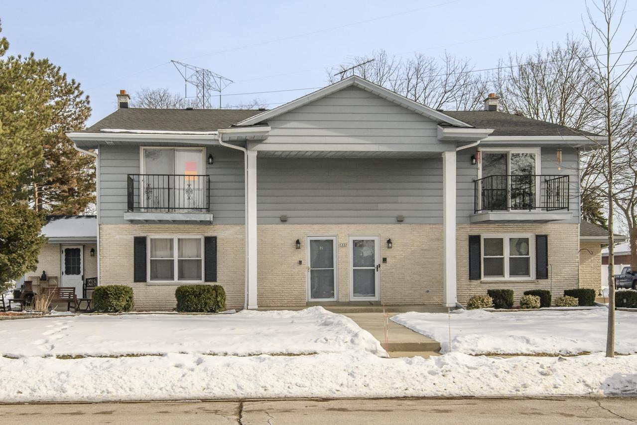 1337 Camden Way #2, Waukesha, WI 53186