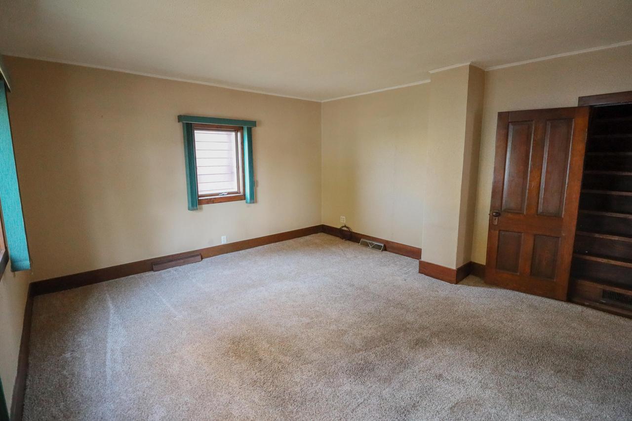 2326 Kane St, La Crosse, WI 54603