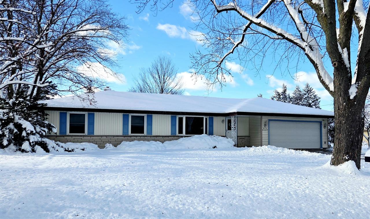 W154N10077 Moonlite Dr, Germantown, WI 53022