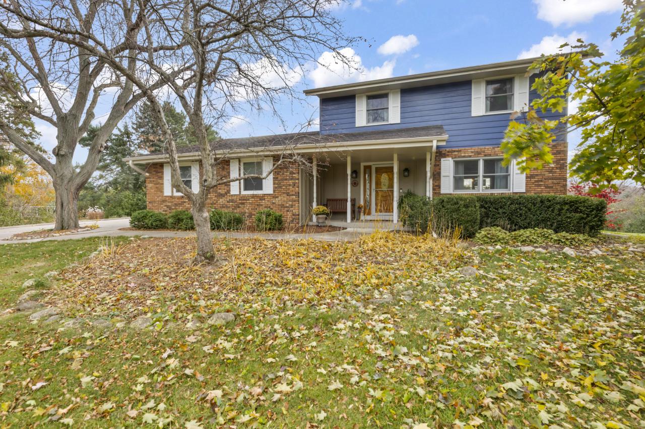 S16W32109 High Meadow, Genesee, WI 53018