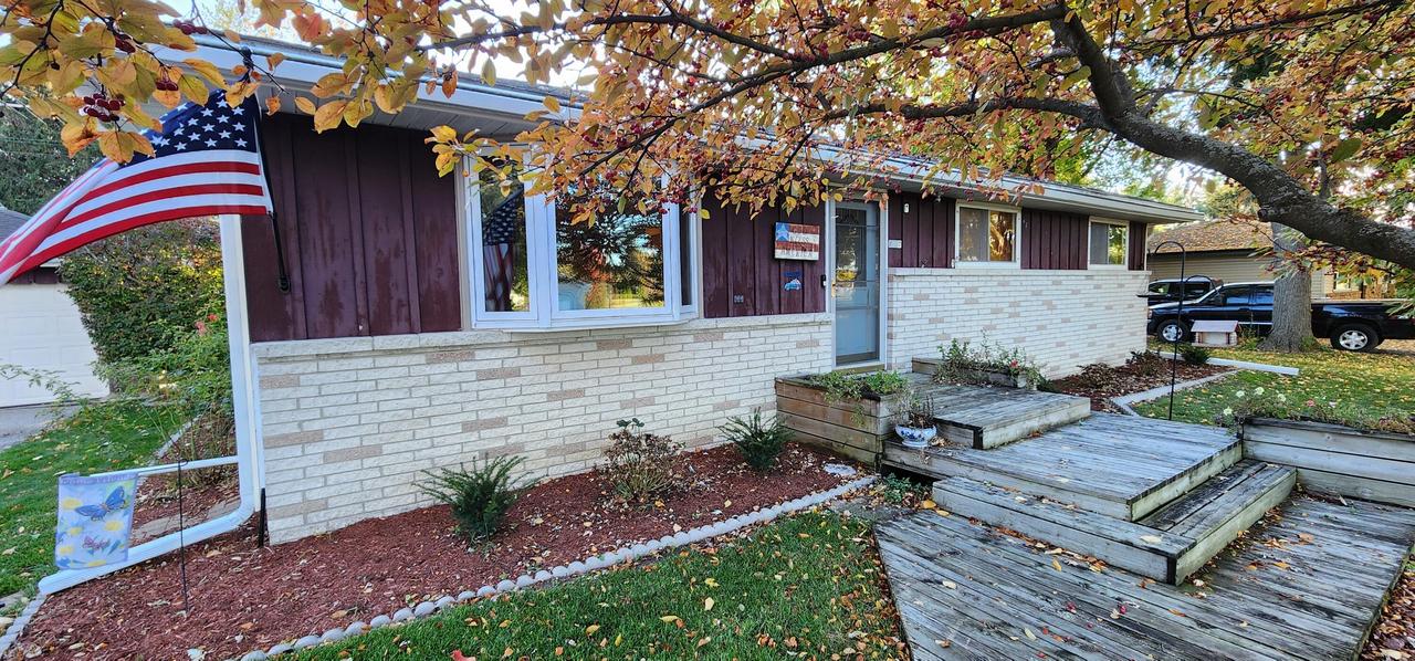 W277 Madison Ave, Ixonia, WI 53066