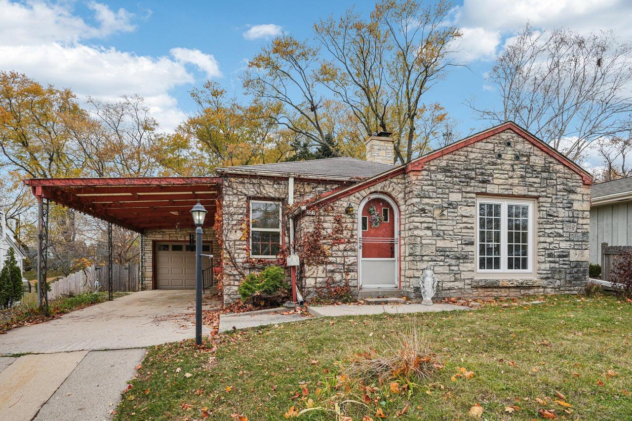 227 N Crocker Ave, Port Washington, WI 53074