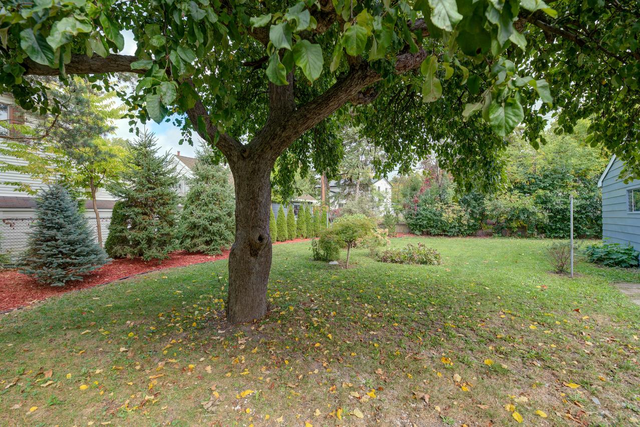 4958 S 20th St, Milwaukee, WI 53221