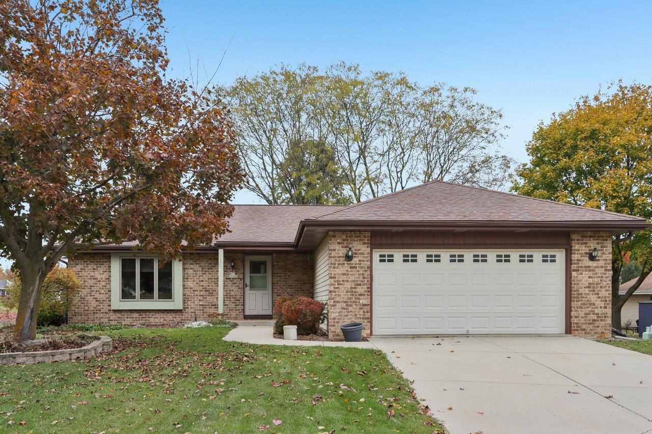 N77W15302 Crossway Dr., Menomonee Falls, WI 53051