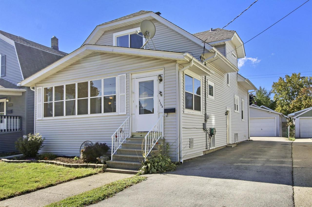7308 34th Ave, Kenosha, WI 53142