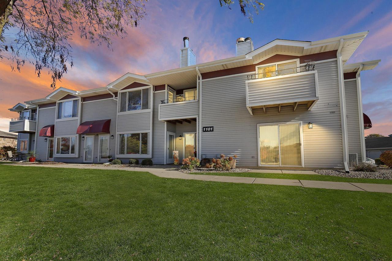 1101 S Sunnyslope Dr #3L, Mount Pleasant, WI 53406