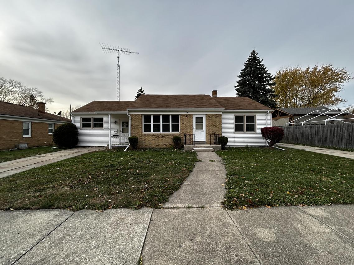 2614 Drexel Ave, Racine, WI 53403