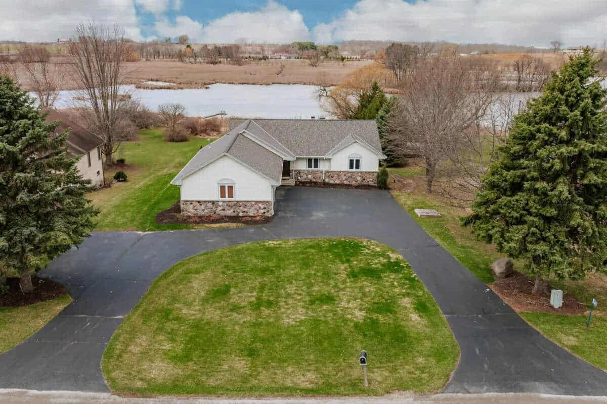 N4819 Sinissippi Point, Hustisford, WI 53039