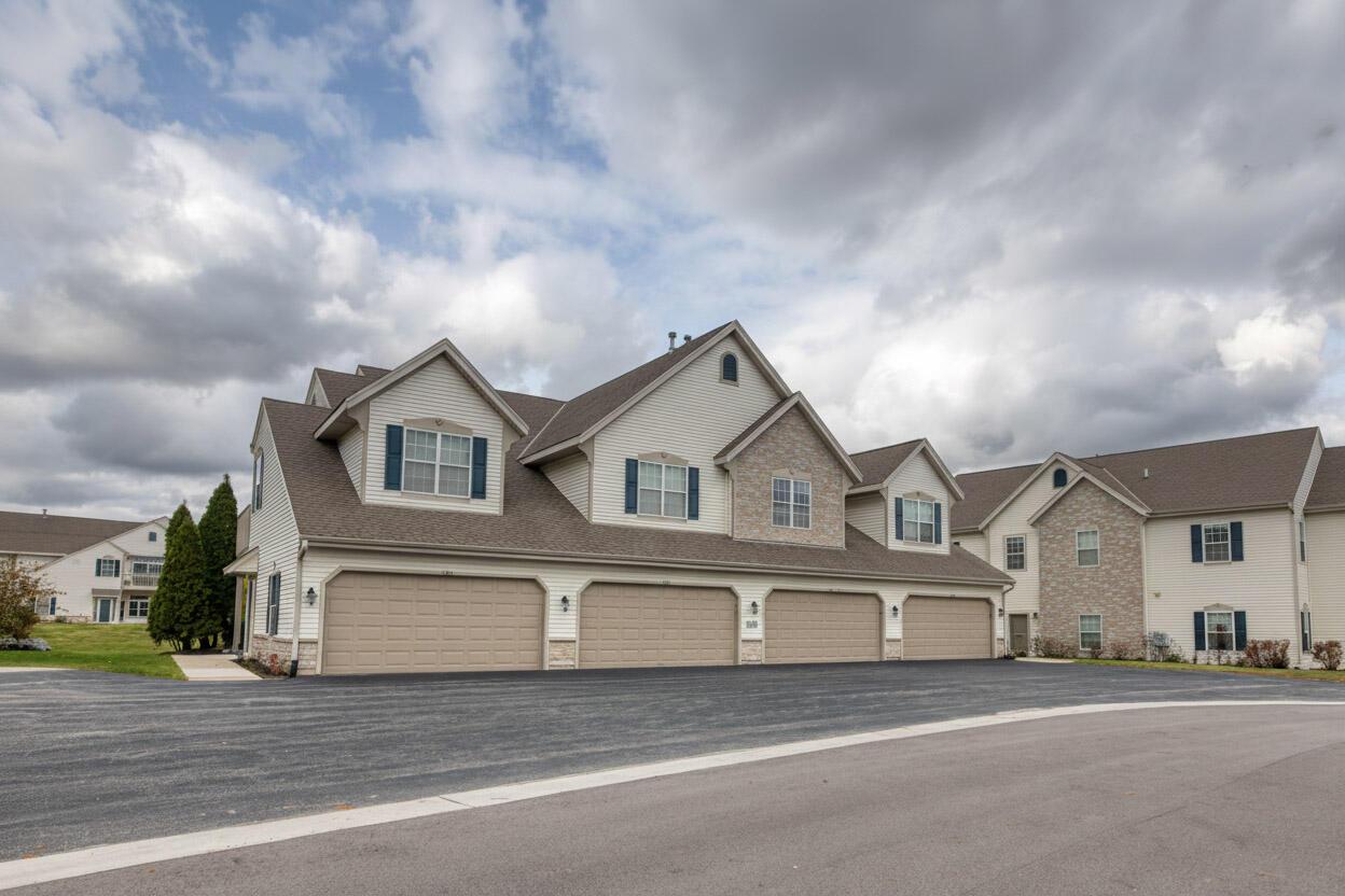 1106 Stratford Ct #102, Mount Pleasant, WI 53406