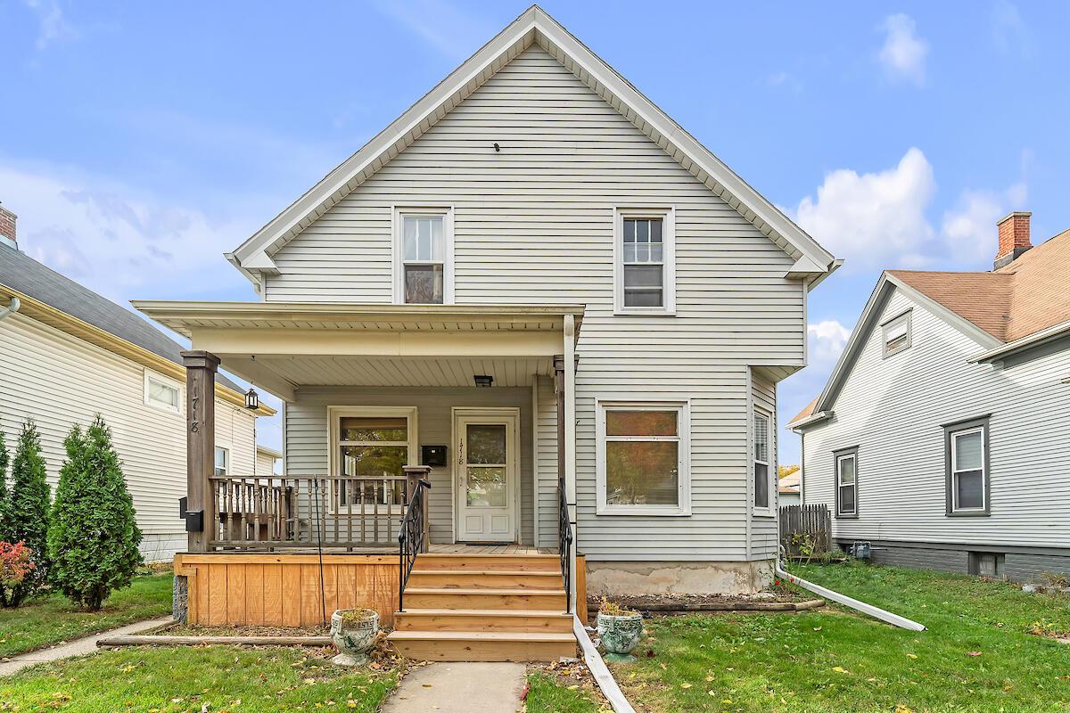 1718 Flett Ave, Racine, WI 53405
