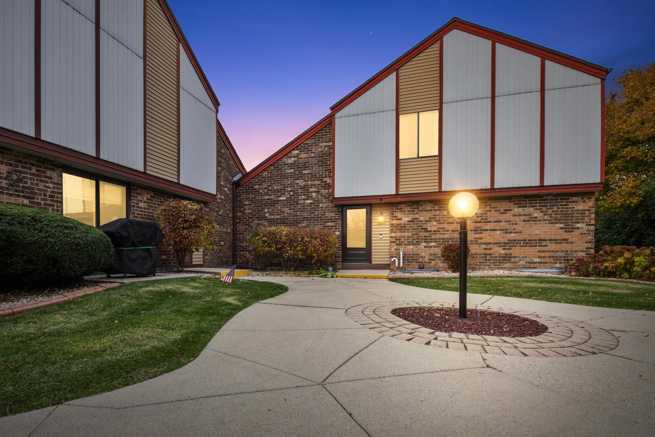 3971 W College Ave, Franklin, WI 53221