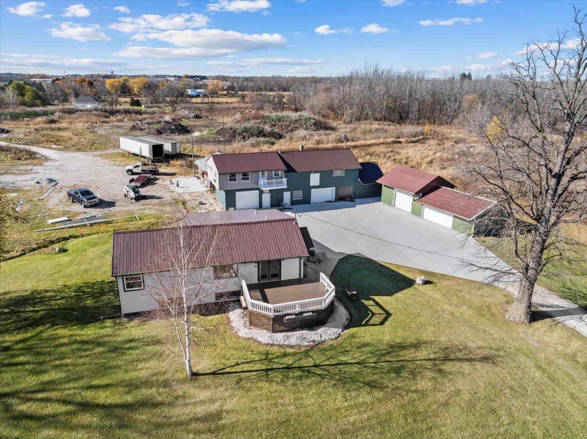 N7330 Lakeshore Rd, Mosel, WI 53083