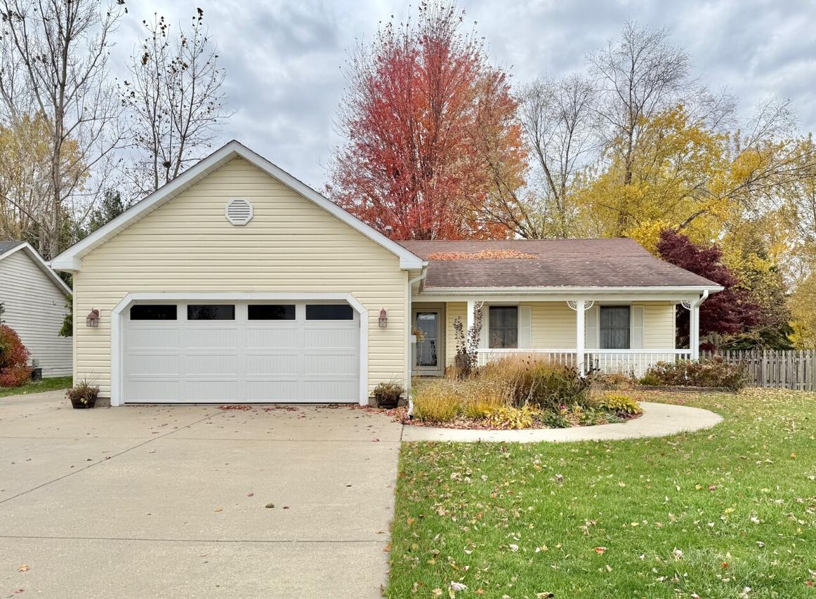 223 Park Ave, Sharon, WI 53585