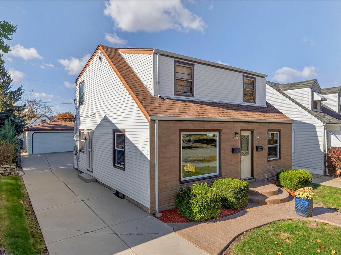 3435 S 2nd St, Milwaukee, WI 53207