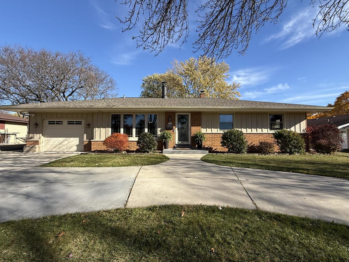 5400 S 22nd Pl, Milwaukee, WI 53221