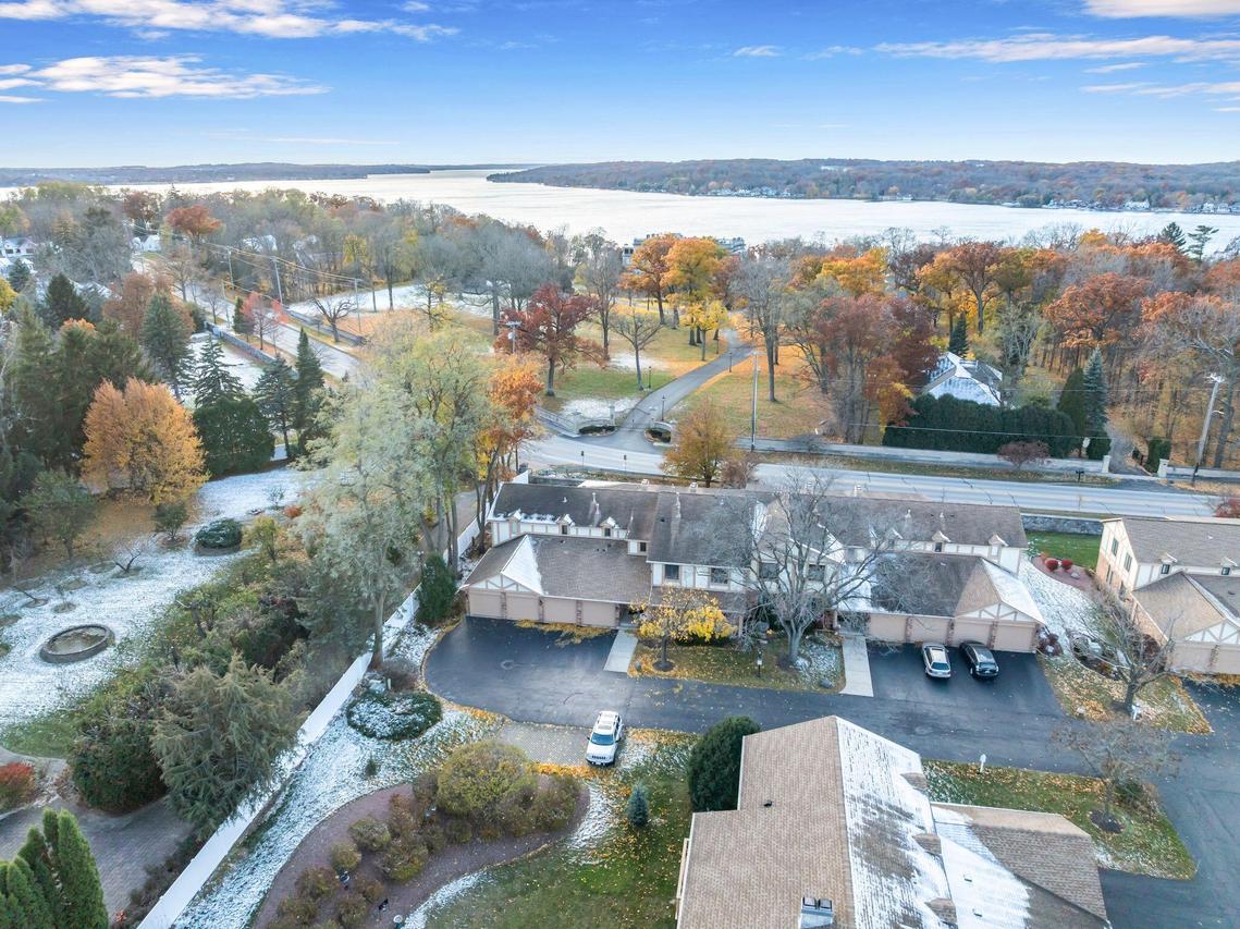 705 S Lake Shore #2G, Lake Geneva, WI 53147