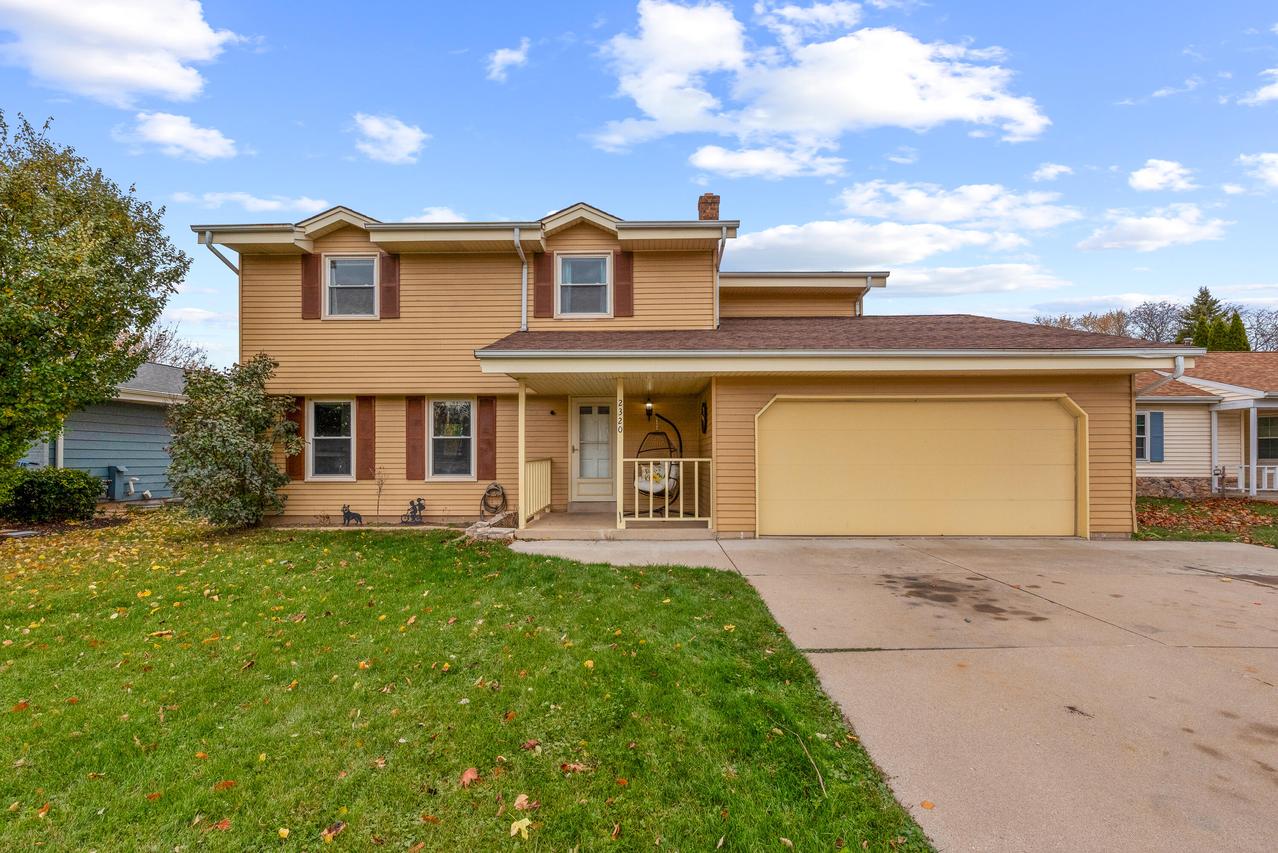 2320 W Rawson Ave, Oak Creek, WI 53154