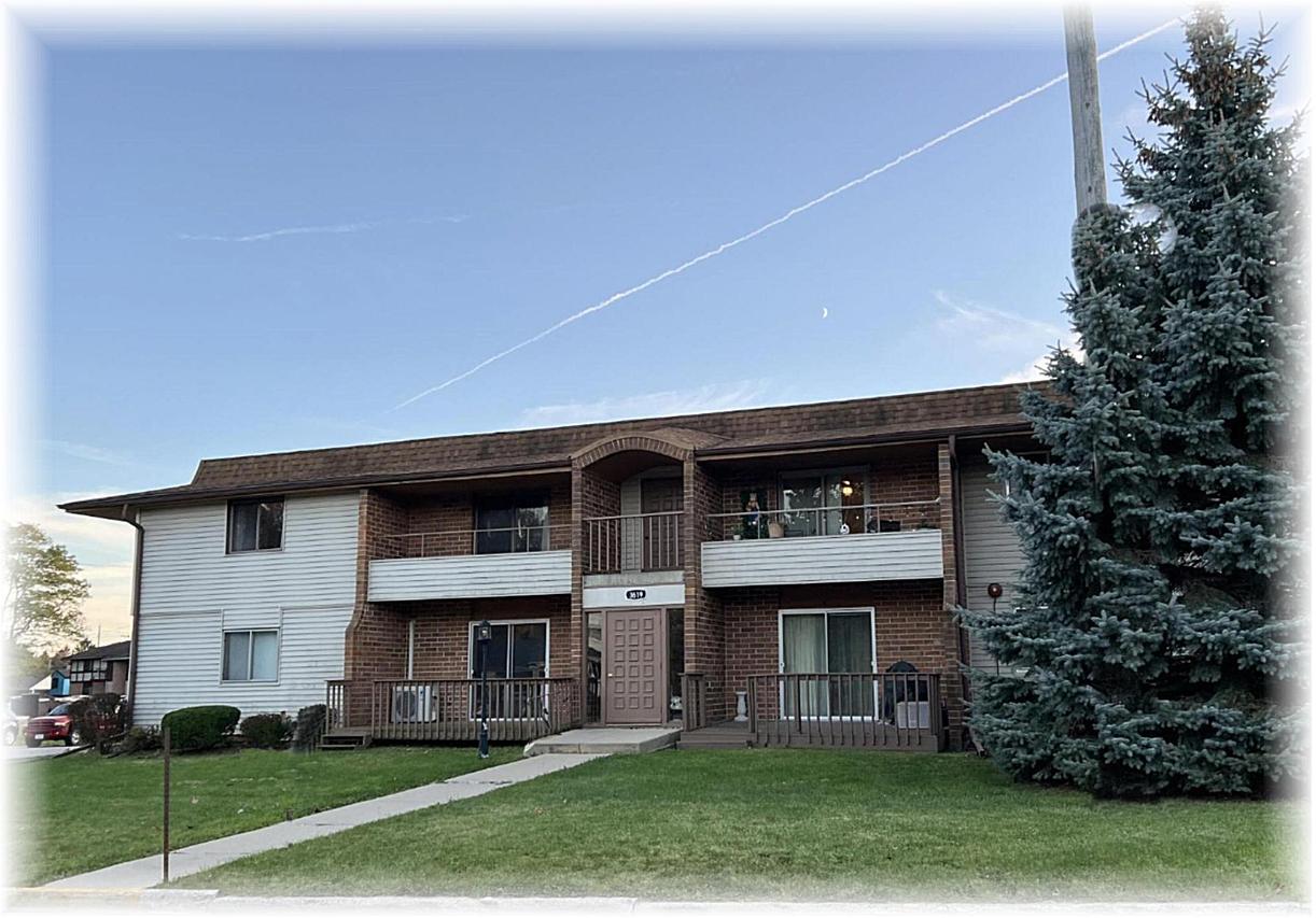 3619 St Andrews Ct #201, Racine, WI 53405