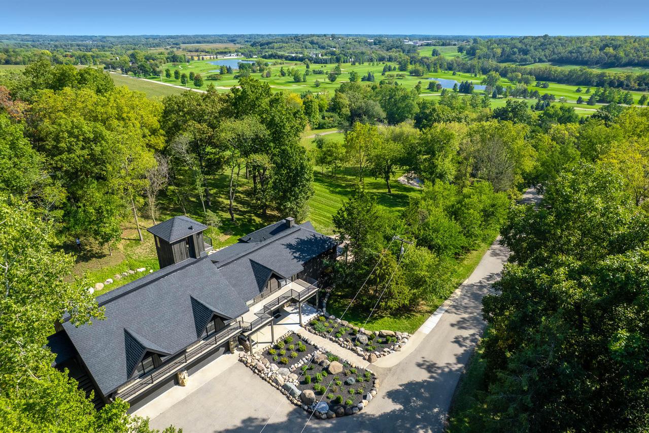 W2530 Krueger Rd, Geneva, WI 53147