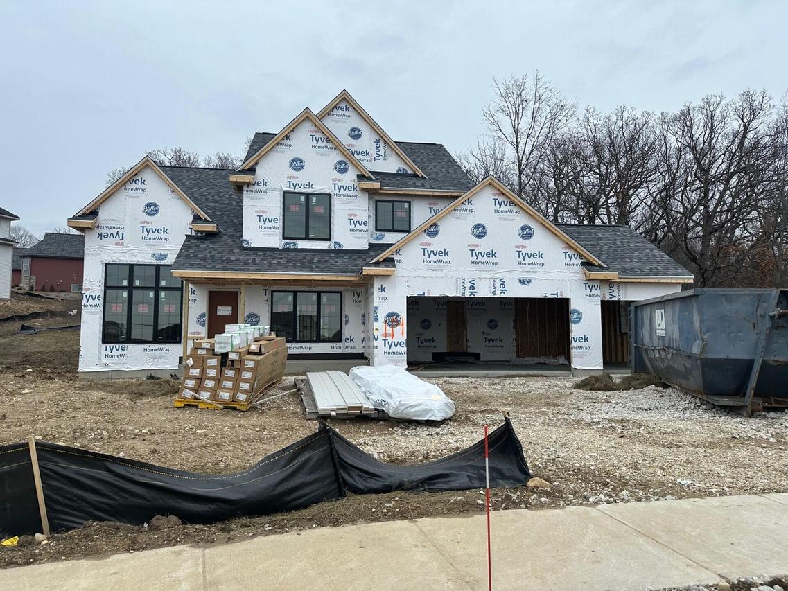 114 Retzer View, Waukesha, WI 53188