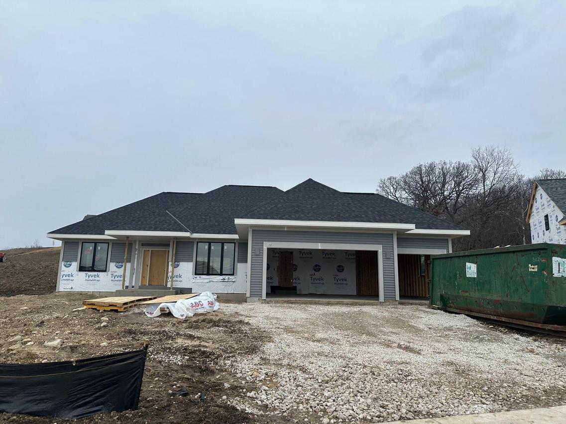 110 Retzer View, Waukesha, WI 53188