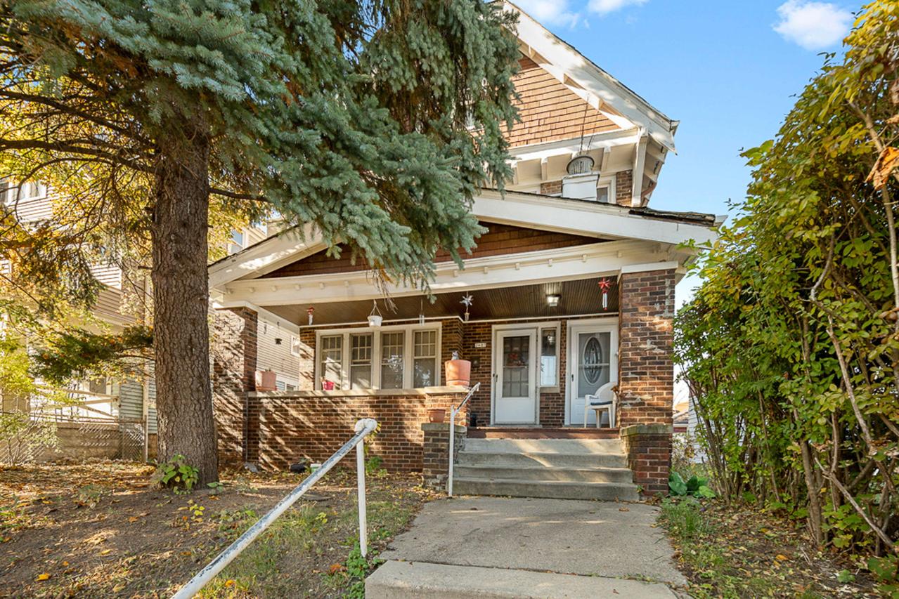 2607 N 40th St #09, Milwaukee, WI 53210