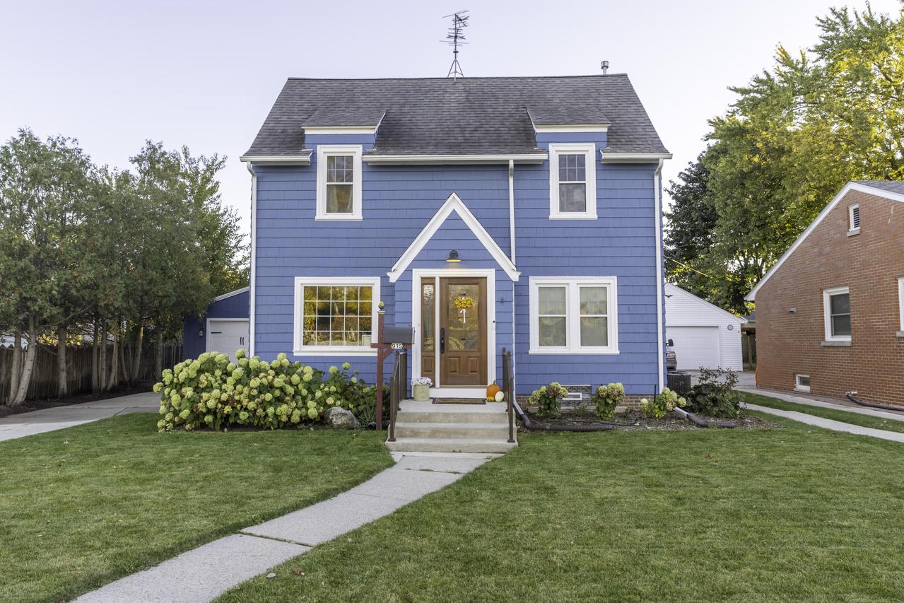915 North Ave, Sheboygan, WI 53083