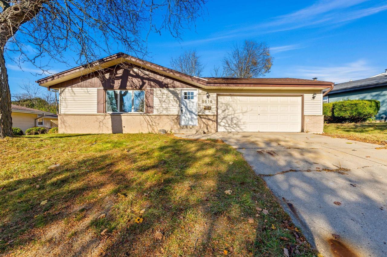 9610 W Rio St, Milwaukee, WI 53225