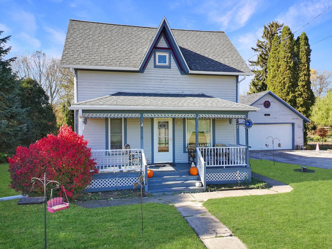 8512 Caldwell Rd, Waterford, WI 53149