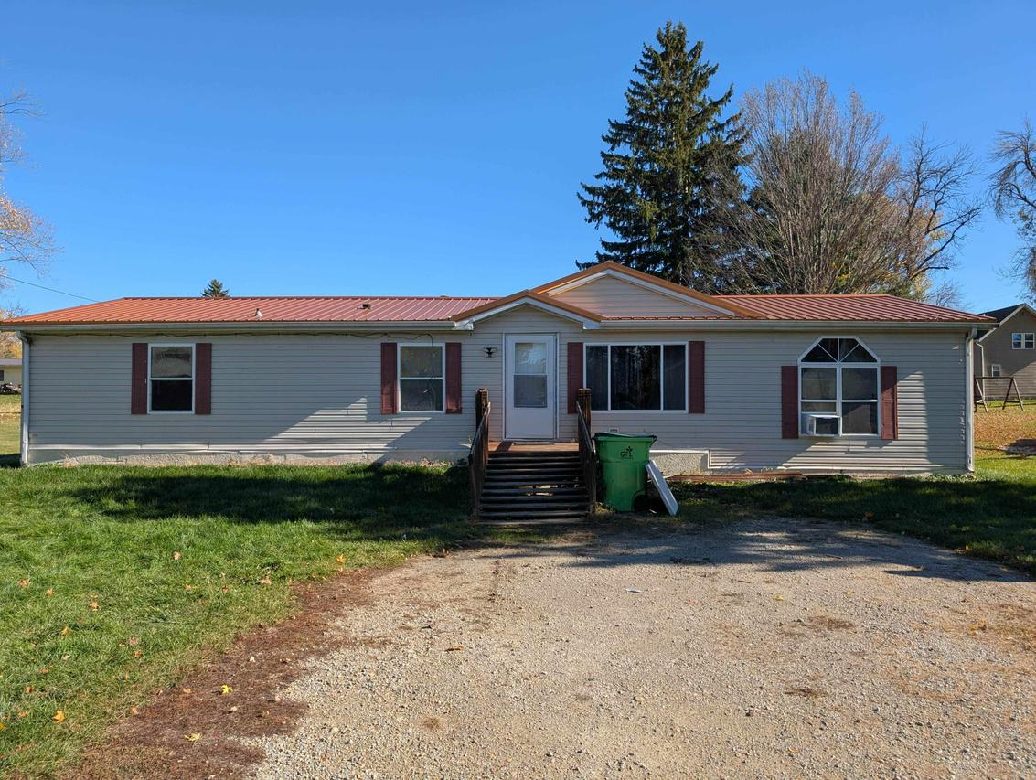408 S Depot St, Fox Lake, WI 53933