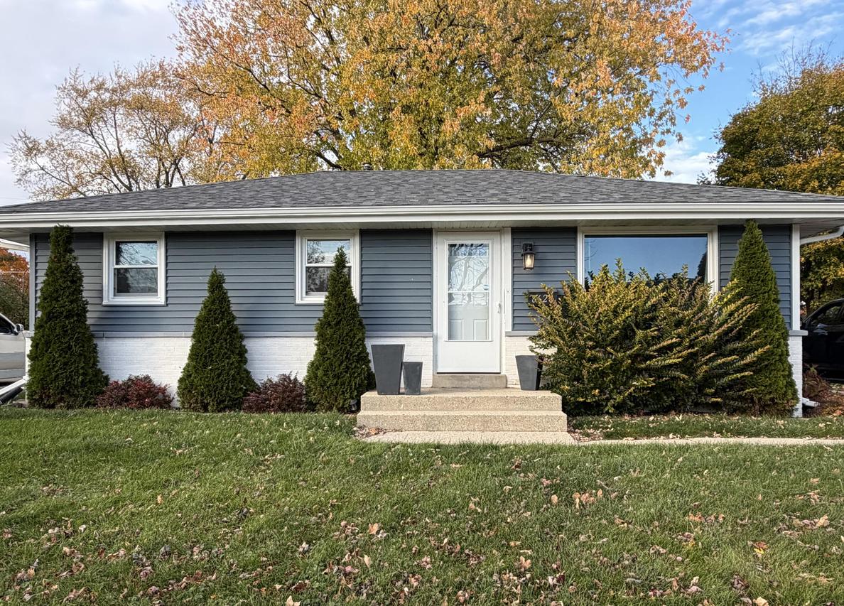 8620 W Lynx Ave, Milwaukee, WI 53225