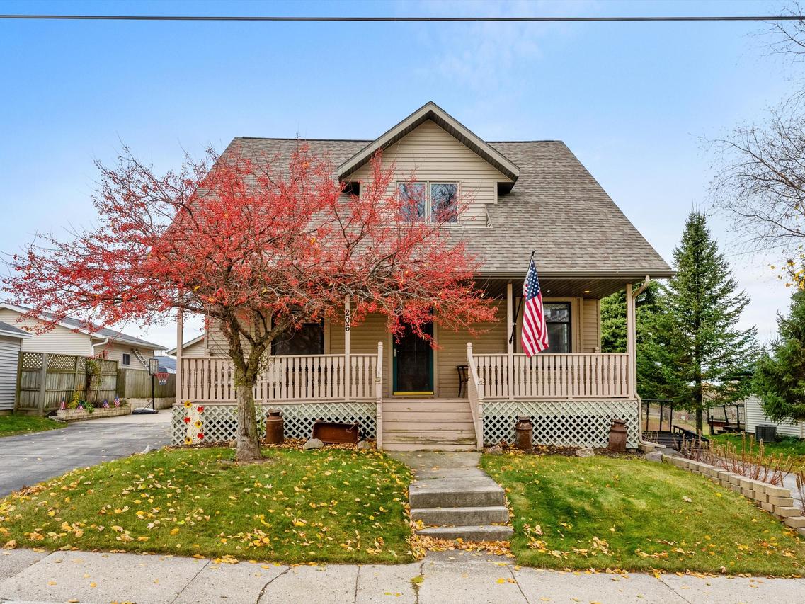 206 S 2nd Ave, Saint Nazianz, WI 54232