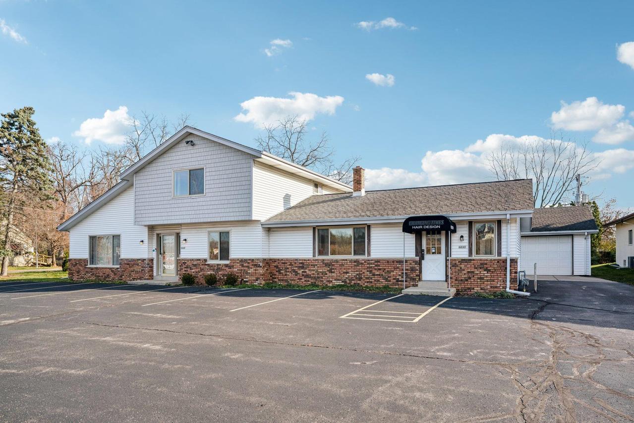 4646 S 124th St, Greenfield, WI 53228