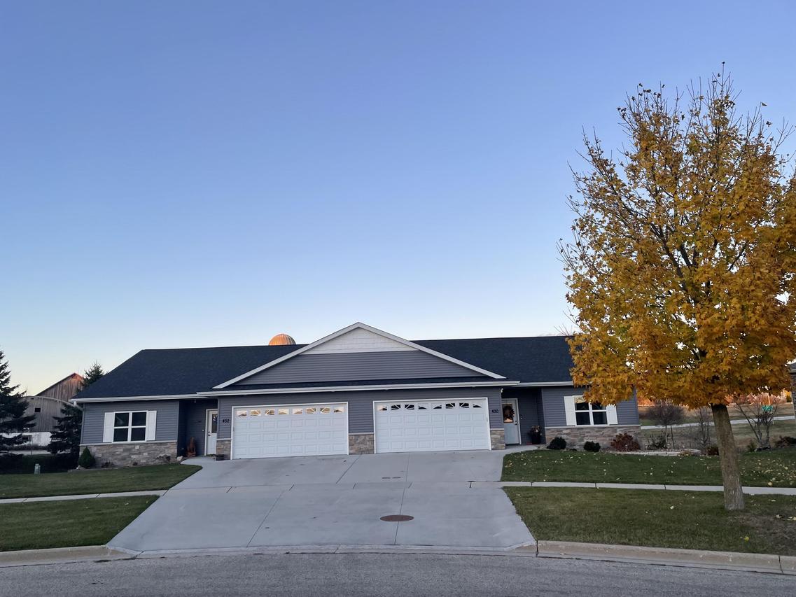 430 Emerald Ct, Kewaskum, WI 53040